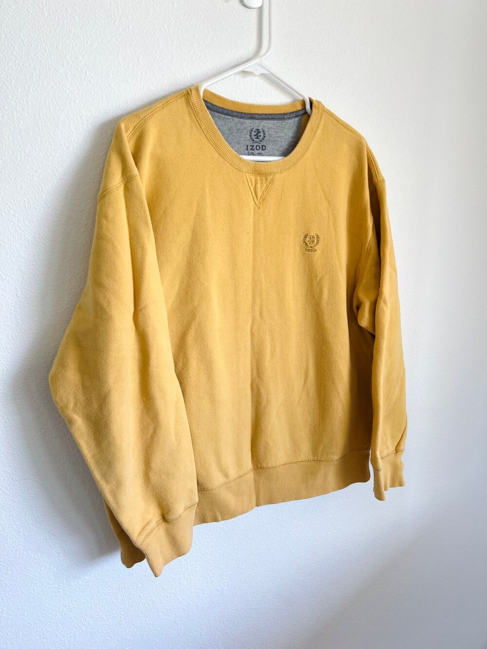 Izod Butter Yellow Crewneck Sweatshirt Men's Small